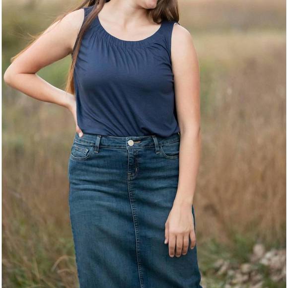 INHERIT CLOTHING COMPANY Tops - NEW INHERIT CLOTHING COMPANY pleated neck tank in navy